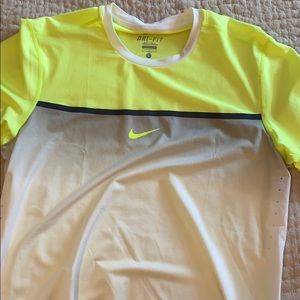 Men’s Nike Short Sleeve Shirt